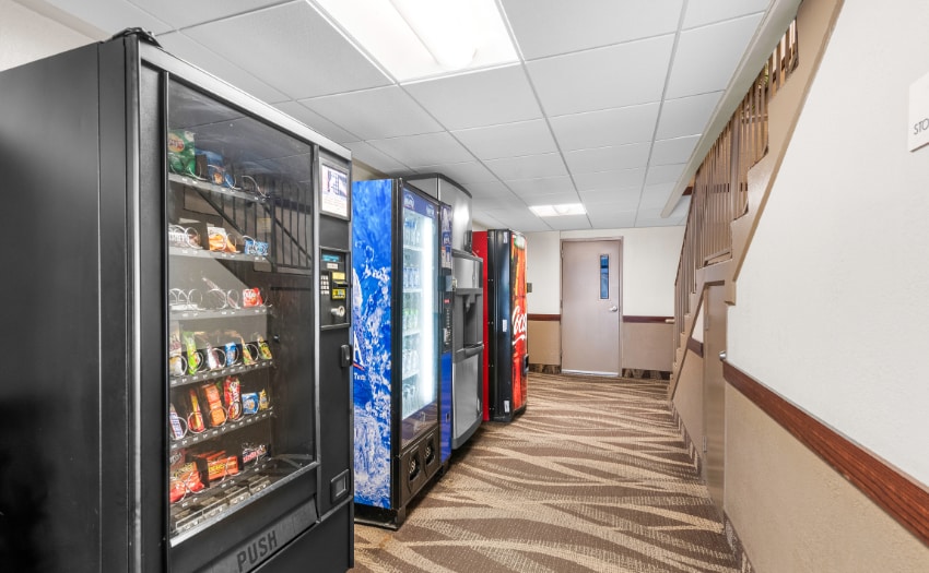 More Photos Of 265 33rd Ave, Columbus Hotel For Sale