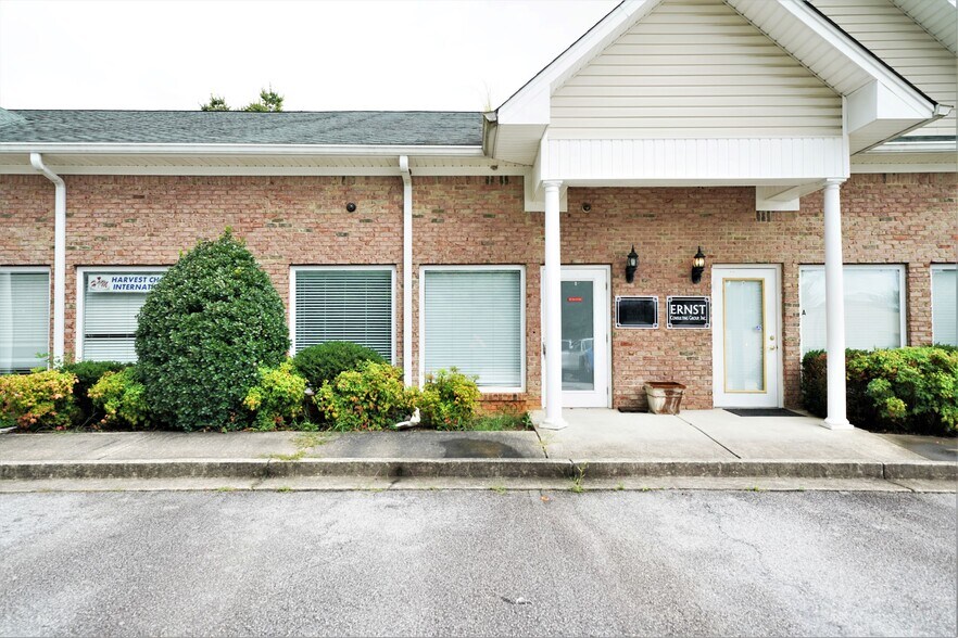 More Photos Of 2110 Fairburn Rd, Douglasville Flex For Lease