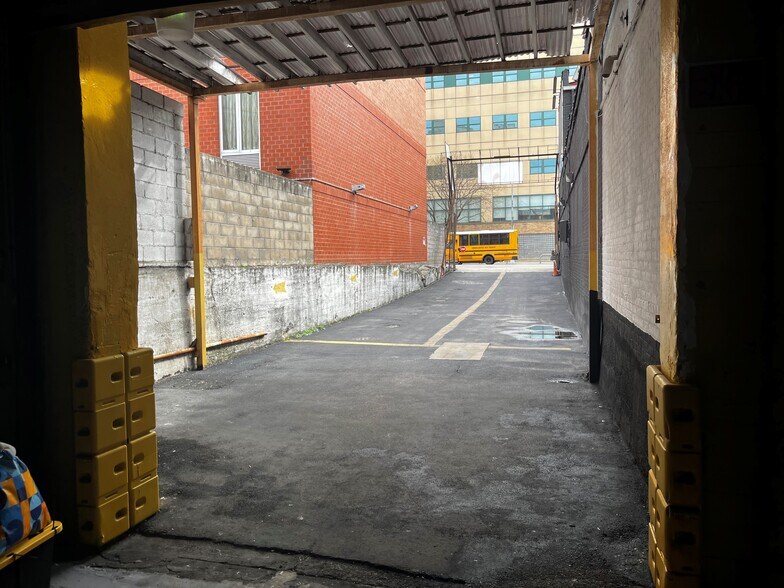 More Photos Of 31-28 Queens Blvd, Long Island City Freestanding For Lease