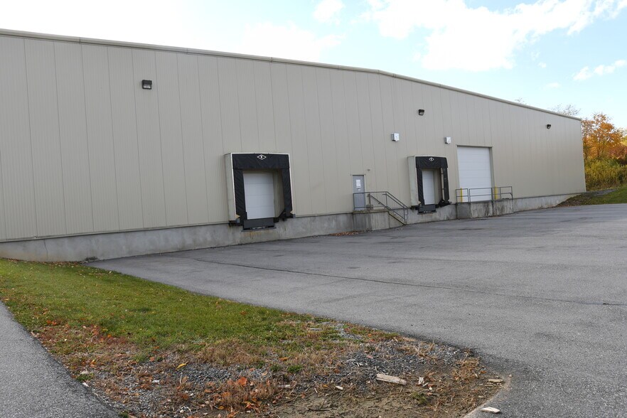 More Photos Of 423 Walters Ave, Johnstown Warehouse For Lease