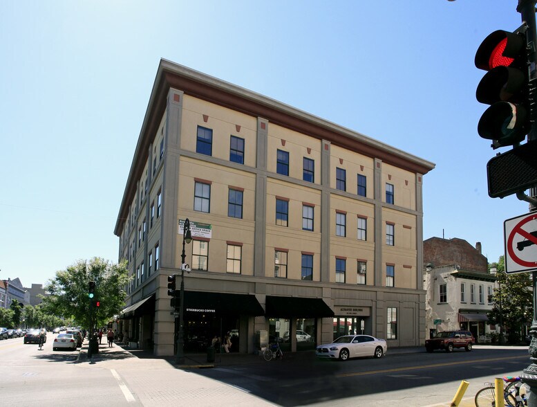 More Photos Of 100 Bull St, Savannah Office Residential For Lease