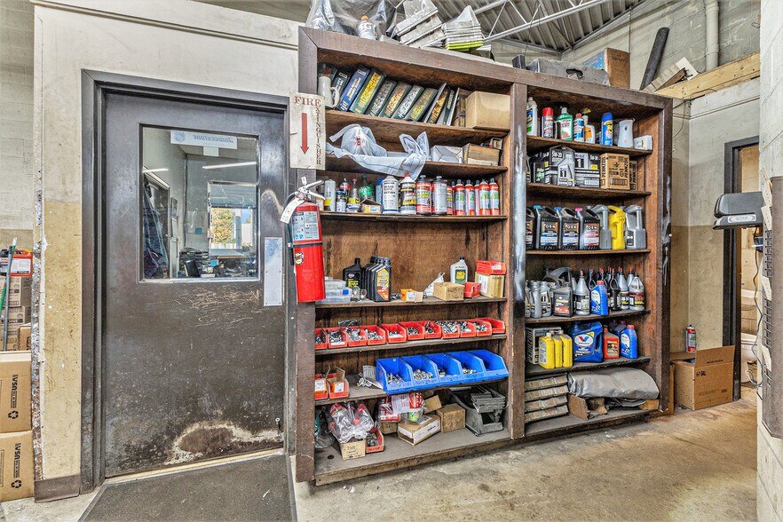 More Photos Of G4112 S Dort Hwy, Burton Auto Repair For Sale