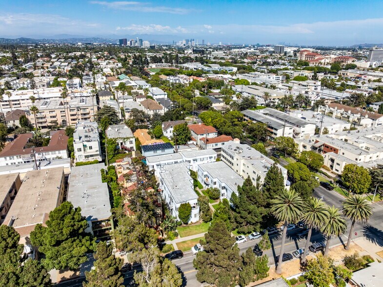 More Photos Of 947-953 11th St, Santa Monica Apartments For Sale