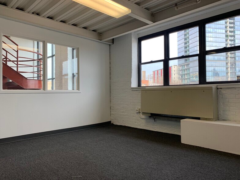 More Photos Of 1410-1440 N Kingsbury St, Chicago Manufacturing For Lease