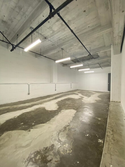 More Photos Of 901 E 31st St, Los Angeles Manufacturing For Lease