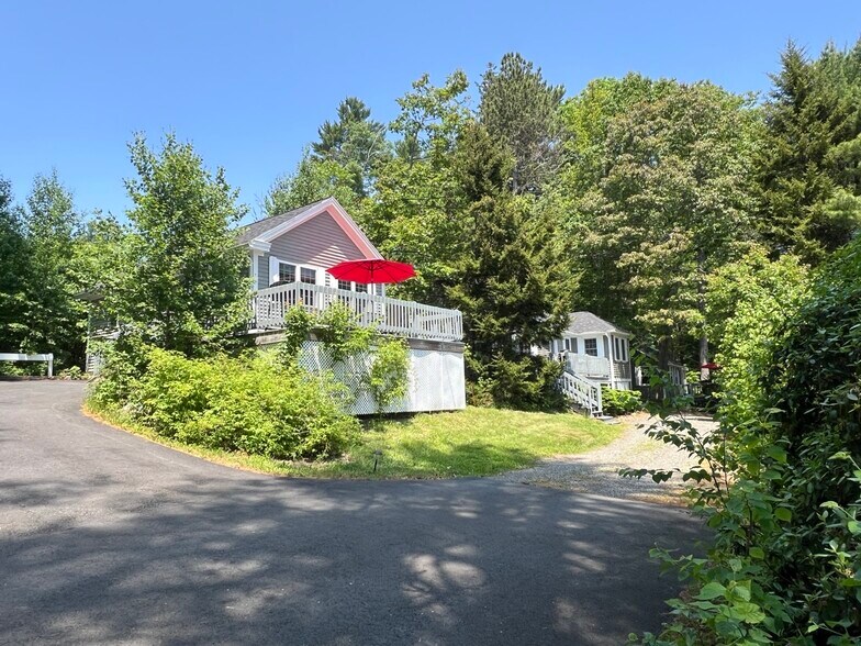 More Photos Of 2076 Atlantic Hwy, Lincolnville Hotel For Sale