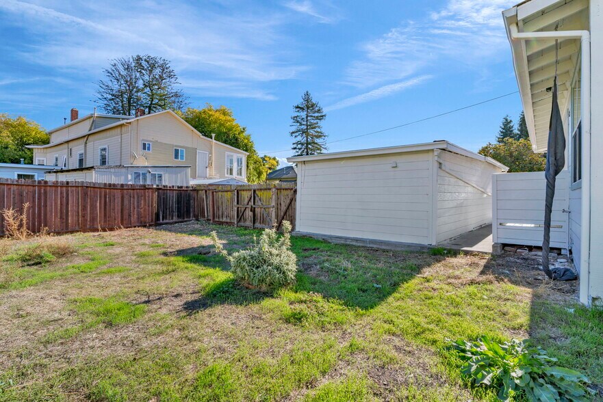 More Photos Of 937 Las Juntas St, Martinez Apartments For Sale