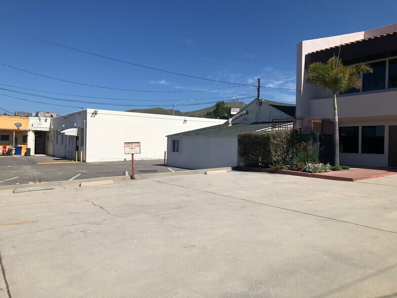 More Photos Of 2350 E Main St, Ventura Office For Lease