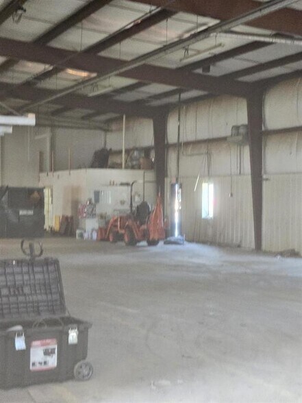 More Photos Of 2610 S Main St, Harrisonburg Warehouse For Lease