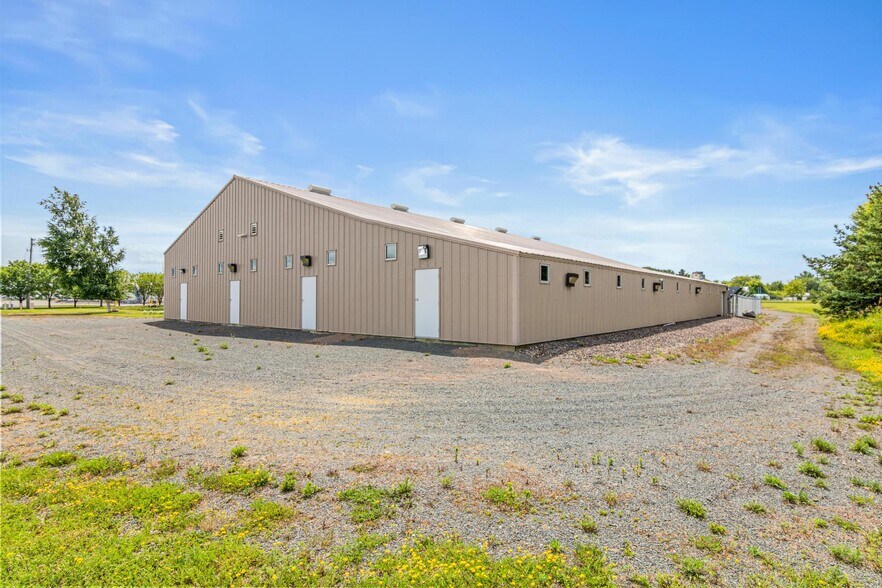 More Photos Of 803 Prospect Ave, Osceola Manufacturing For Sale