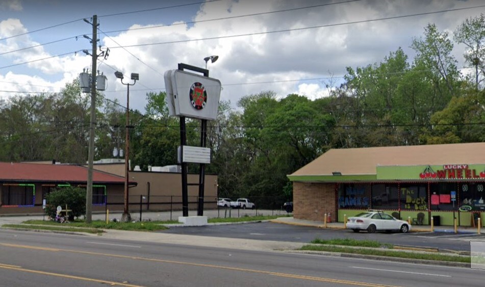 More Photos Of 4556 Blanding Blvd, Jacksonville Freestanding For Sale