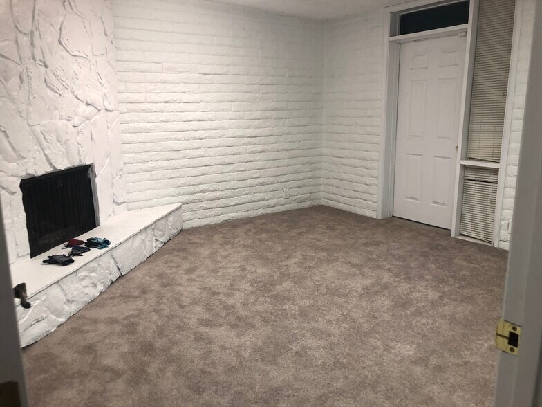 More Photos Of 1550 E University Dr, Mesa Office For Lease