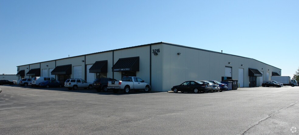 More Photos Of 3216 Wellington Ct, Raleigh Warehouse For Lease