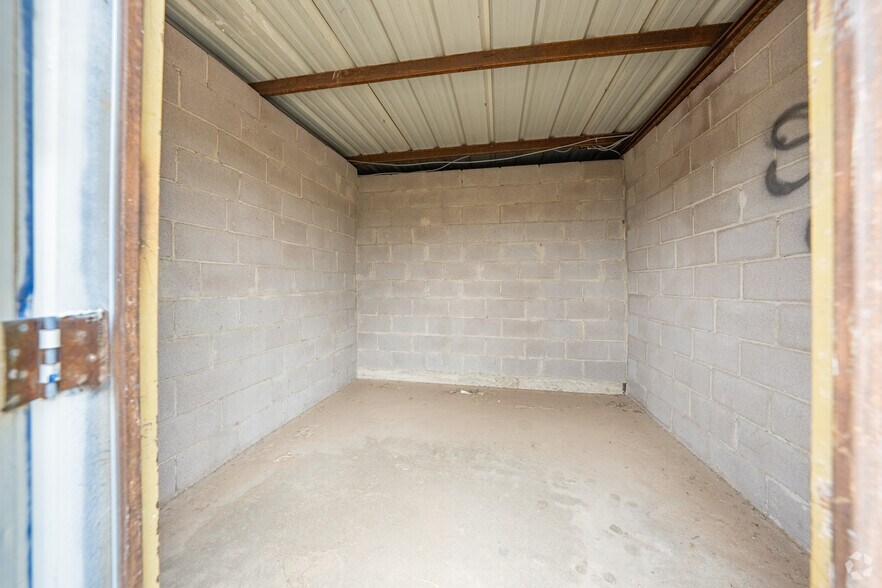 More Photos Of 910 W 29th St, San Angelo Self Storage For Sale