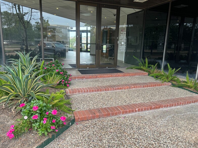 More Photos Of 14505 Torrey Chase Blvd, Houston Office For Lease