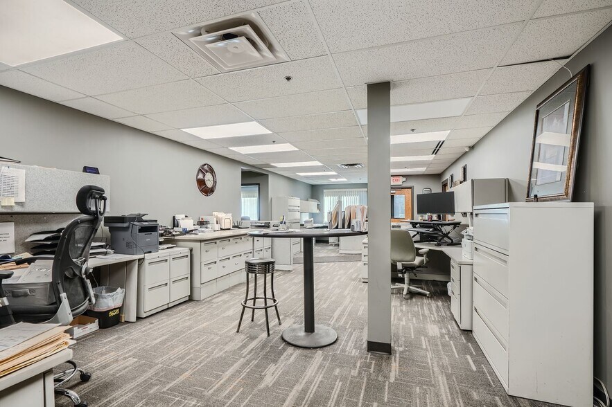 More Photos Of 2075 Prosperity Rd, Saint Paul Light Distribution For Sale