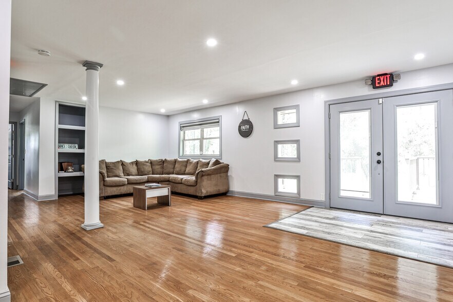 More Photos Of 2332 Old Covington Hwy, Conyers Office Residential For Sale