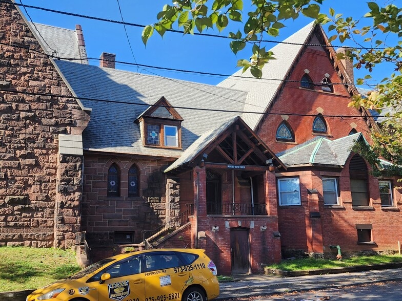 More Photos Of 433 Park Ave, Paterson Religious Facility For Sale