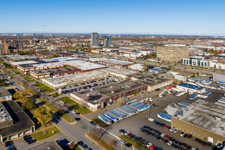 More Photos Of 373-451 Boul Lebeau, Montréal Industrial For Sale