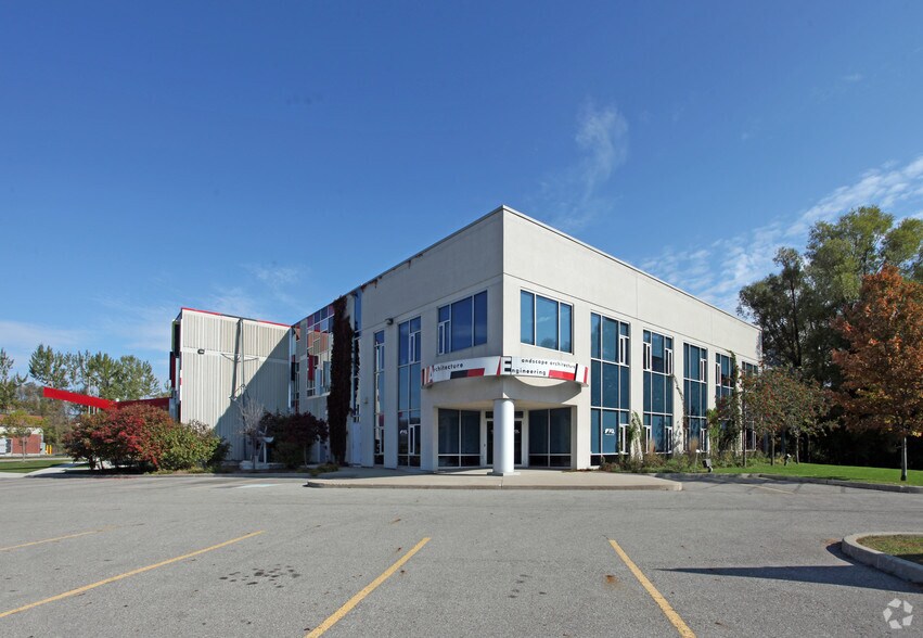 More Photos Of 250 Water St, Whitby Office For Lease