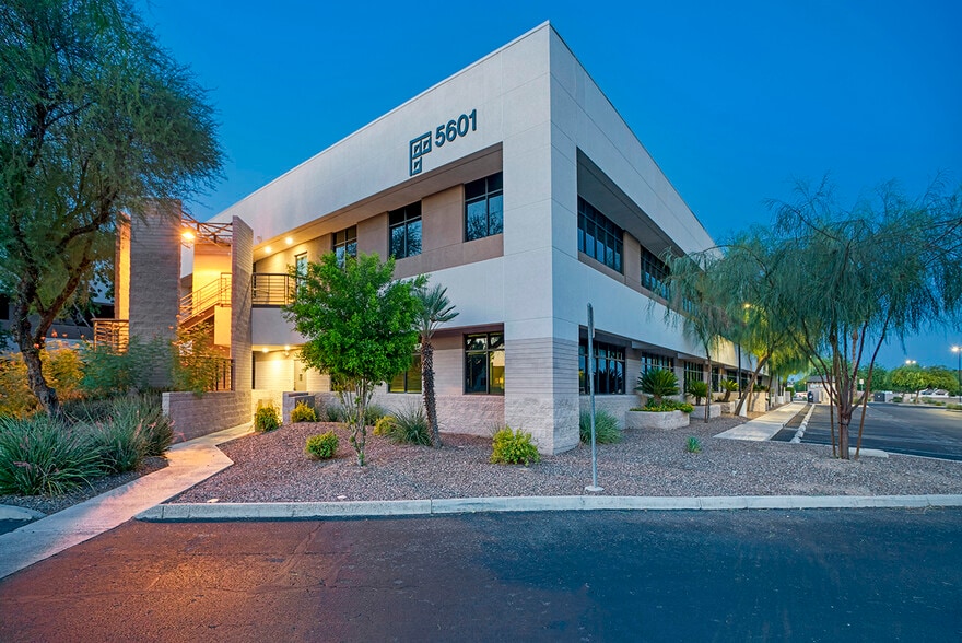 More Photos Of 5601-5605 W Eugie Ave, Glendale Medical For Lease