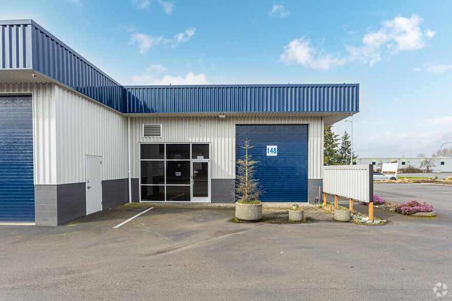 More Photos Of 11105 Steele St S, Tacoma Flex For Lease