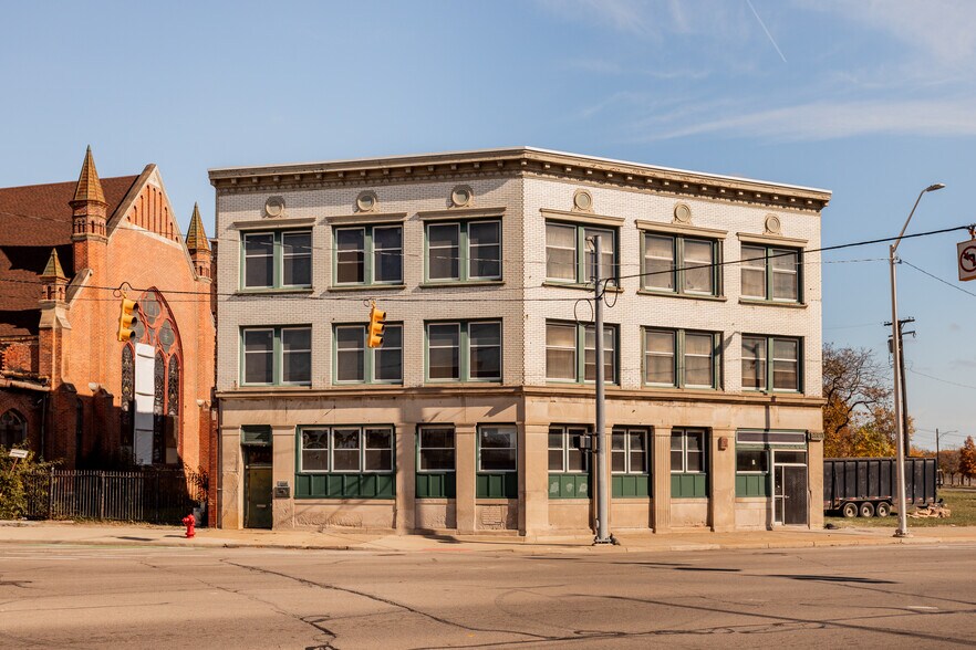 More Photos Of 3530 Grand River Ave, Detroit General Retail For Sale