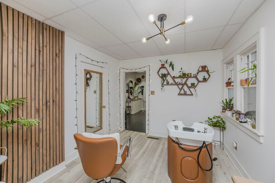 More Photos Of 2808 E Douglas Ave, Wichita Storefront Retail Office For Sale