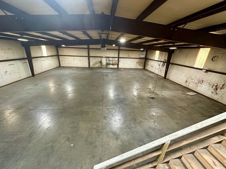 More Photos Of 315 Transport Dr, Cookeville Warehouse For Lease