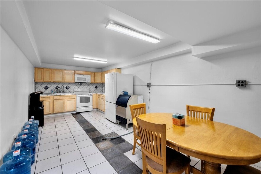 More Photos Of 3814 W 139th St, Hawthorne Warehouse For Sale