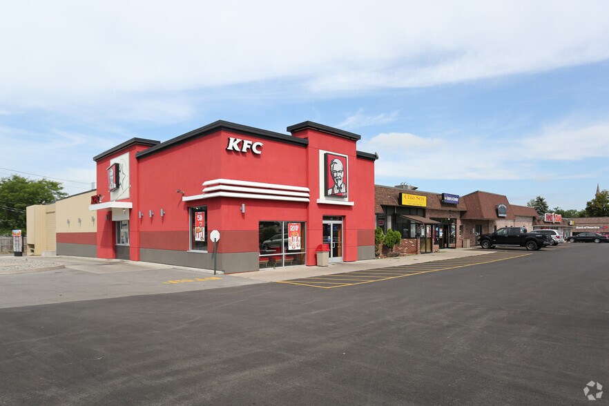 Primary Photo Of 162 S Main St, Albion Town Orleans Unknown For Lease