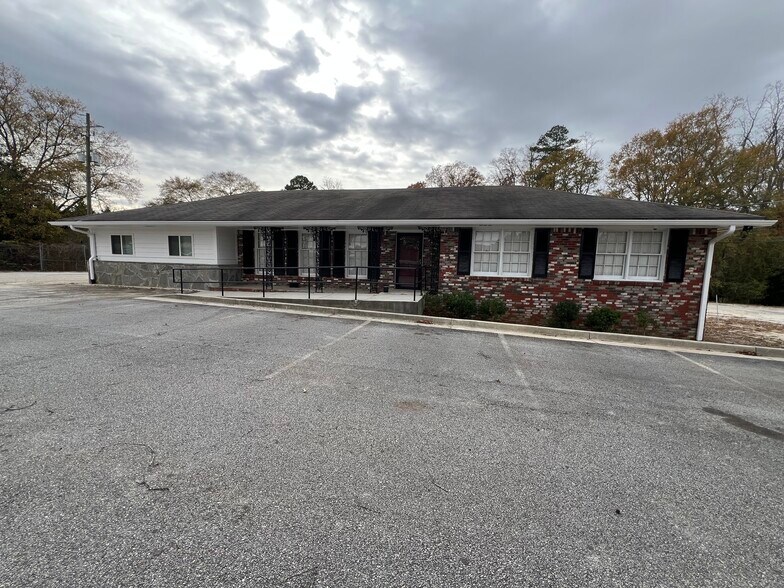 More Photos Of 526-530 Lyle Cir, Lawrenceville Light Manufacturing For Sale