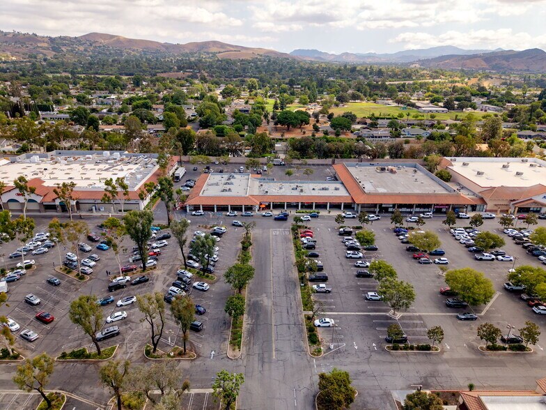 More Photos Of 1300-1530 N Moorpark Rd, Thousand Oaks Unknown For Lease