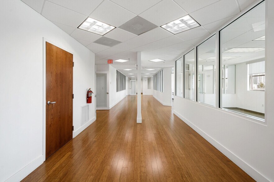 More Photos Of , North Miami Beach Office For Sale