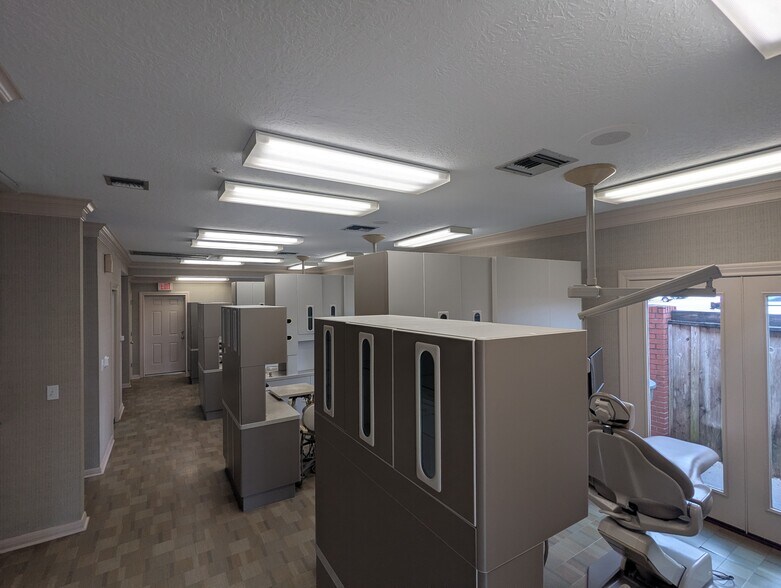 More Photos Of 3635 Eastex Fwy, Beaumont Office For Sale