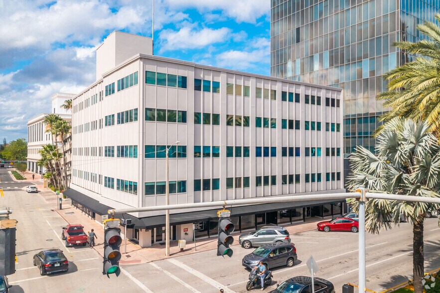 More Photos Of 275-299 Alhambra Cir, Coral Gables Loft Creative Space For Lease