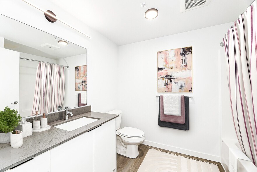 More Photos Of 10777 Main St, Bellevue Apartments For Lease