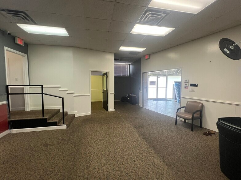 More Photos Of 897 N Monroe St, Tallahassee Office For Lease
