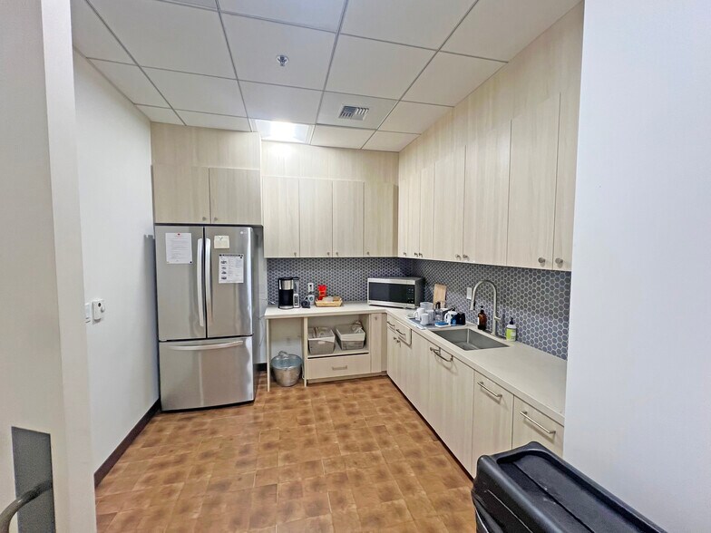 More Photos Of 1021 Anacapa St, Santa Barbara Office For Lease