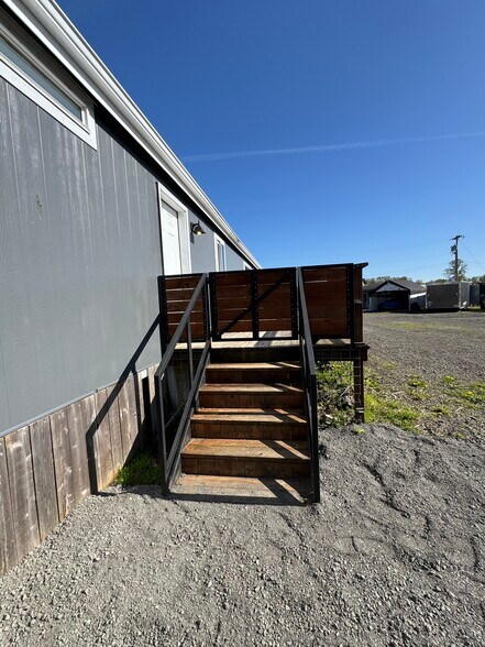 More Photos Of 76346 Barton Rd, Rainier Warehouse For Sale
