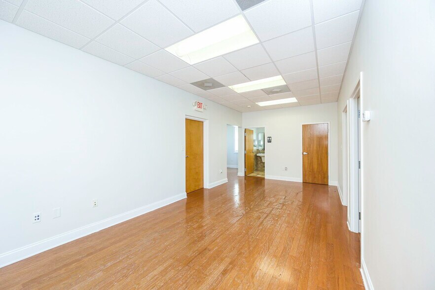 More Photos Of 14411 Justice Rd, Midlothian Medical For Lease