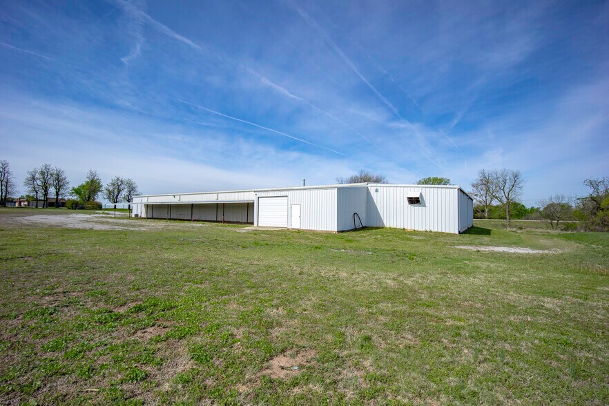 More Photos Of 6121 Highway 177, Shawnee Warehouse For Lease