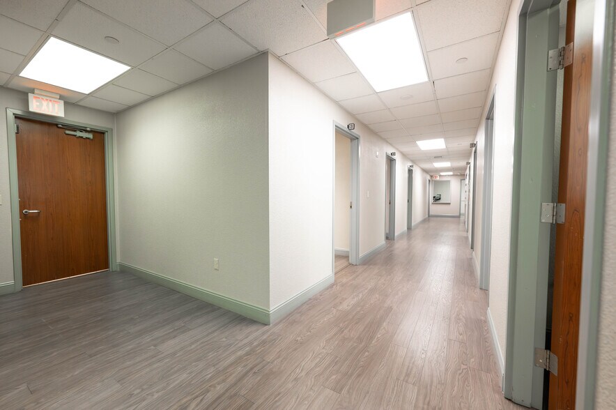 More Photos Of 7200 W Cathedral Rock Dr, Las Vegas Medical For Sale