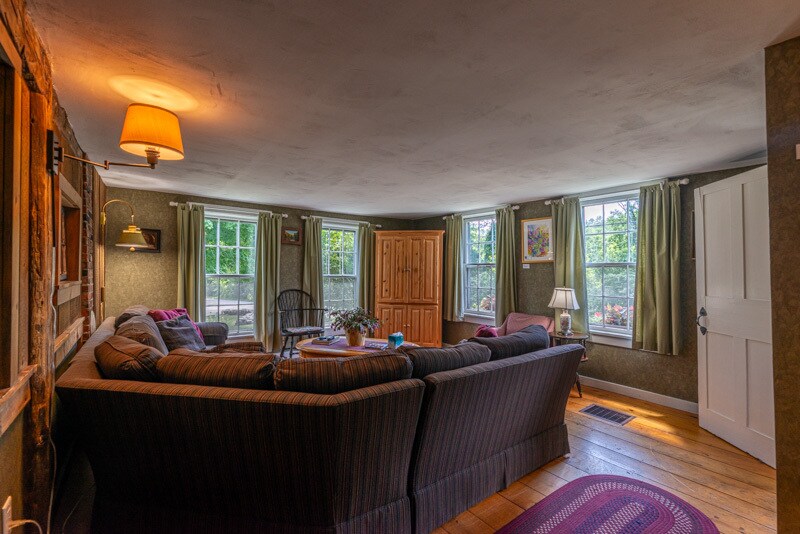 More Photos Of 132 Landgrove Rd, Landgrove Hotel For Sale