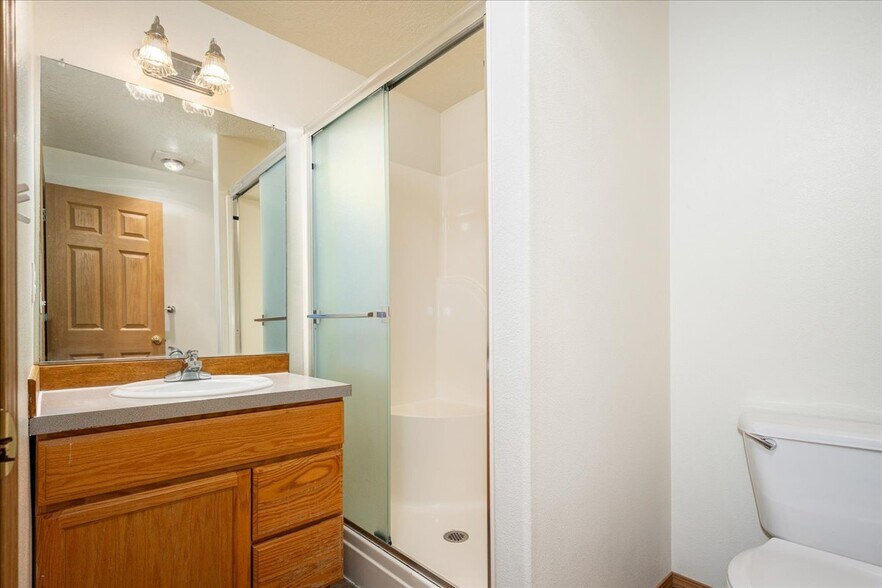 More Photos Of 4038-4048 SE Powell Valley Rd, Gresham Specialty For Sale