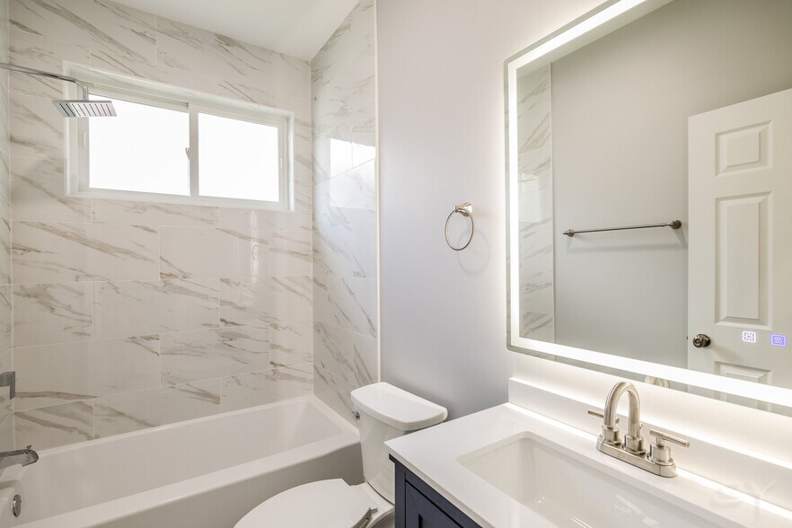 More Photos Of 623 Hamlin Ave, Chicago Apartments For Sale