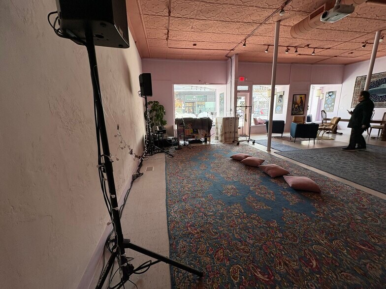 More Photos Of 361 Huron Ave, Cambridge Storefront For Lease