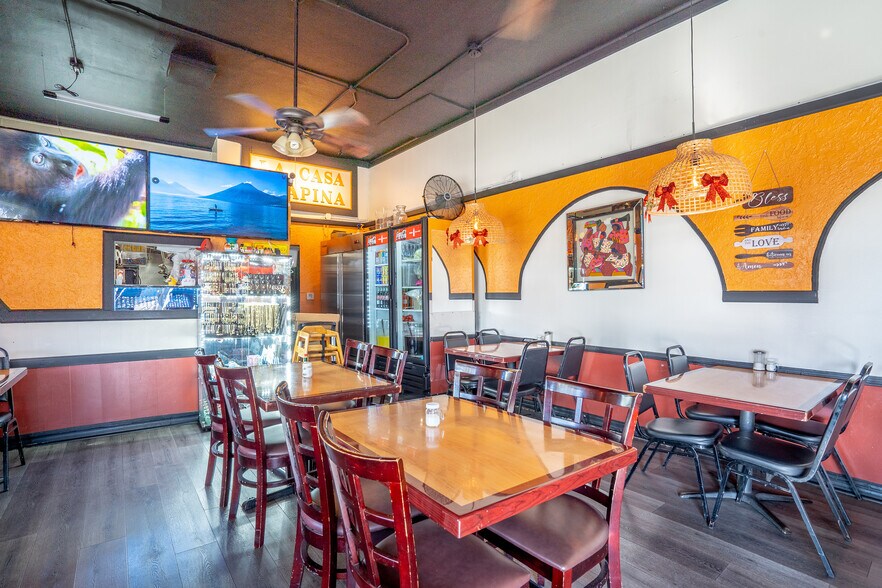 More Photos Of 4907 Maplewood Ave, Los Angeles Freestanding For Sale