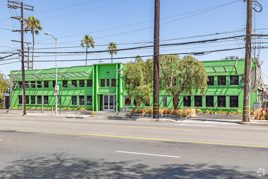 More Photos Of 5870 W Jefferson Blvd, Los Angeles Loft Creative Space For Lease