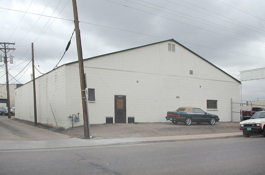 More Photos Of 3700-3744 S Kalamath St, Englewood Manufacturing For Sale